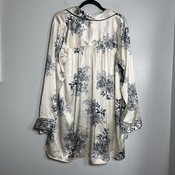 ANTHROPOLOGIE Printed Satin Pajama Set Top And Shorts M/L Cream Navy Blue NEW - Picture 5 of 16